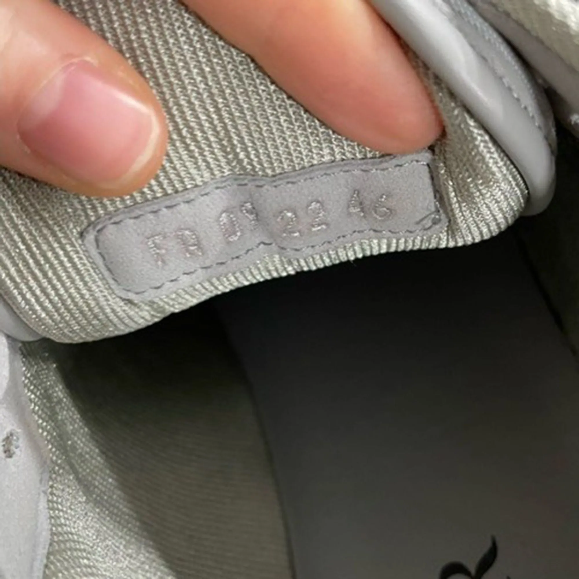 Dior B27 Low Top Sneaker in Grey Calfskin Leather