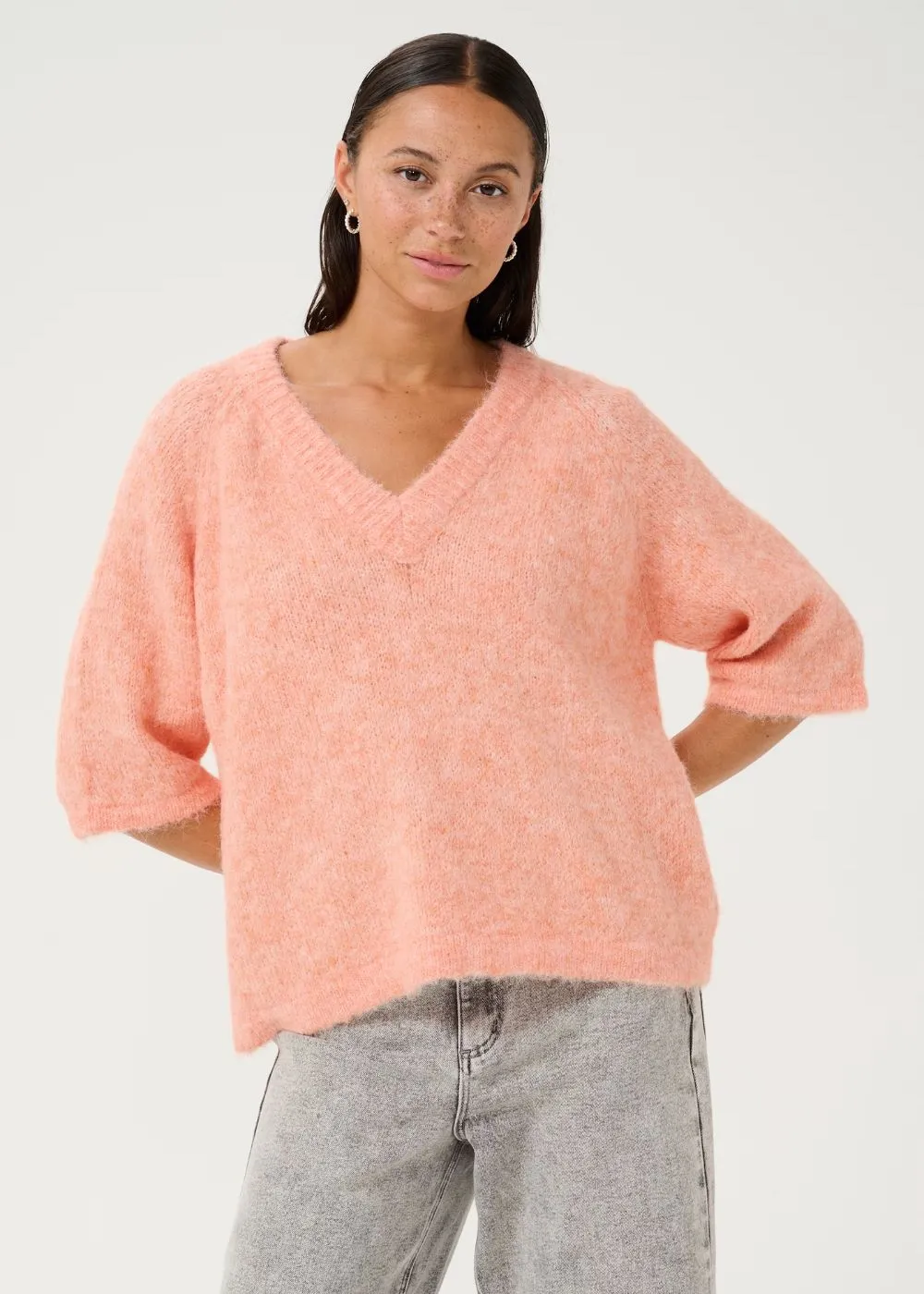KA EMILIE V-NECK PULLOVER