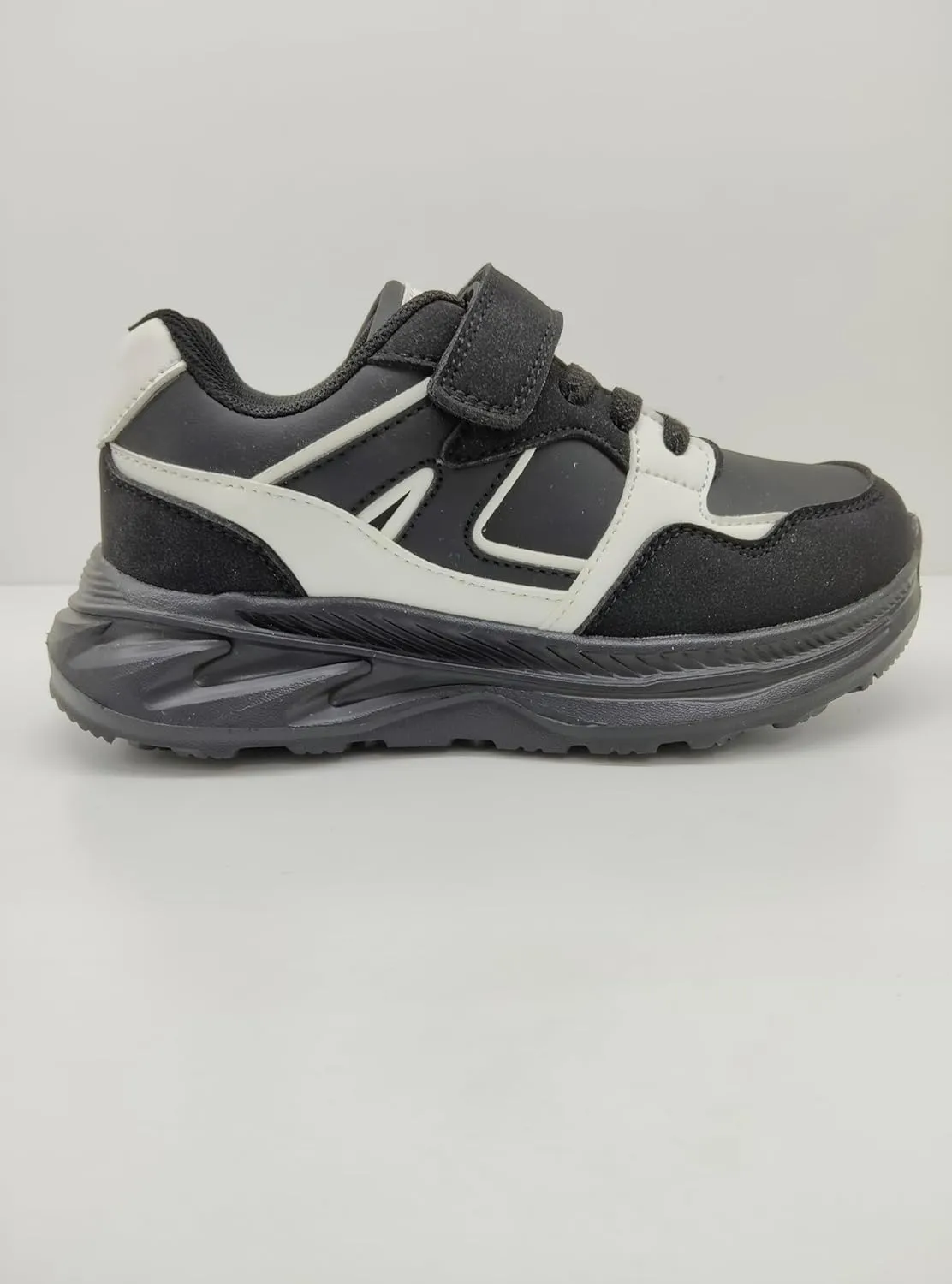 Kids Athletic Sneakers, Black and White, Hook and Loop Closure, EVA Sole