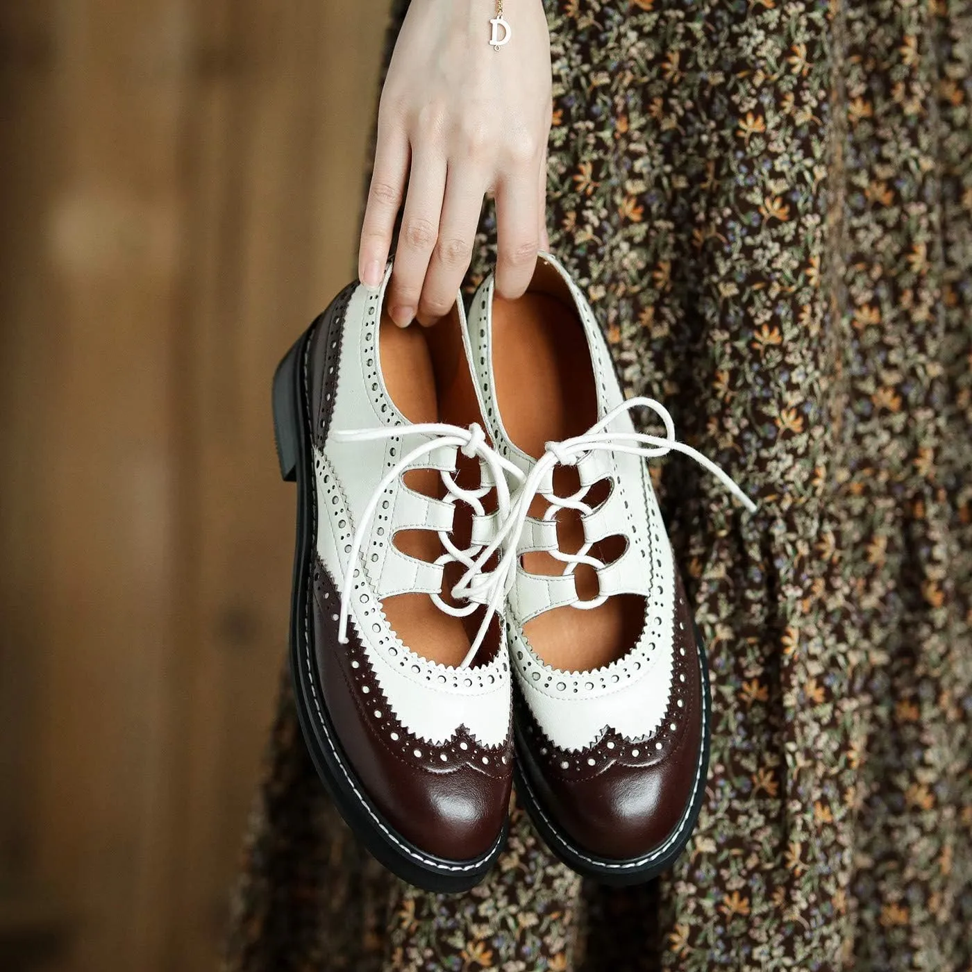 U-lite Women's Lace-up Wingtip Perforated Leather Oxfords Vintage Closed Toe Brogue Shoes