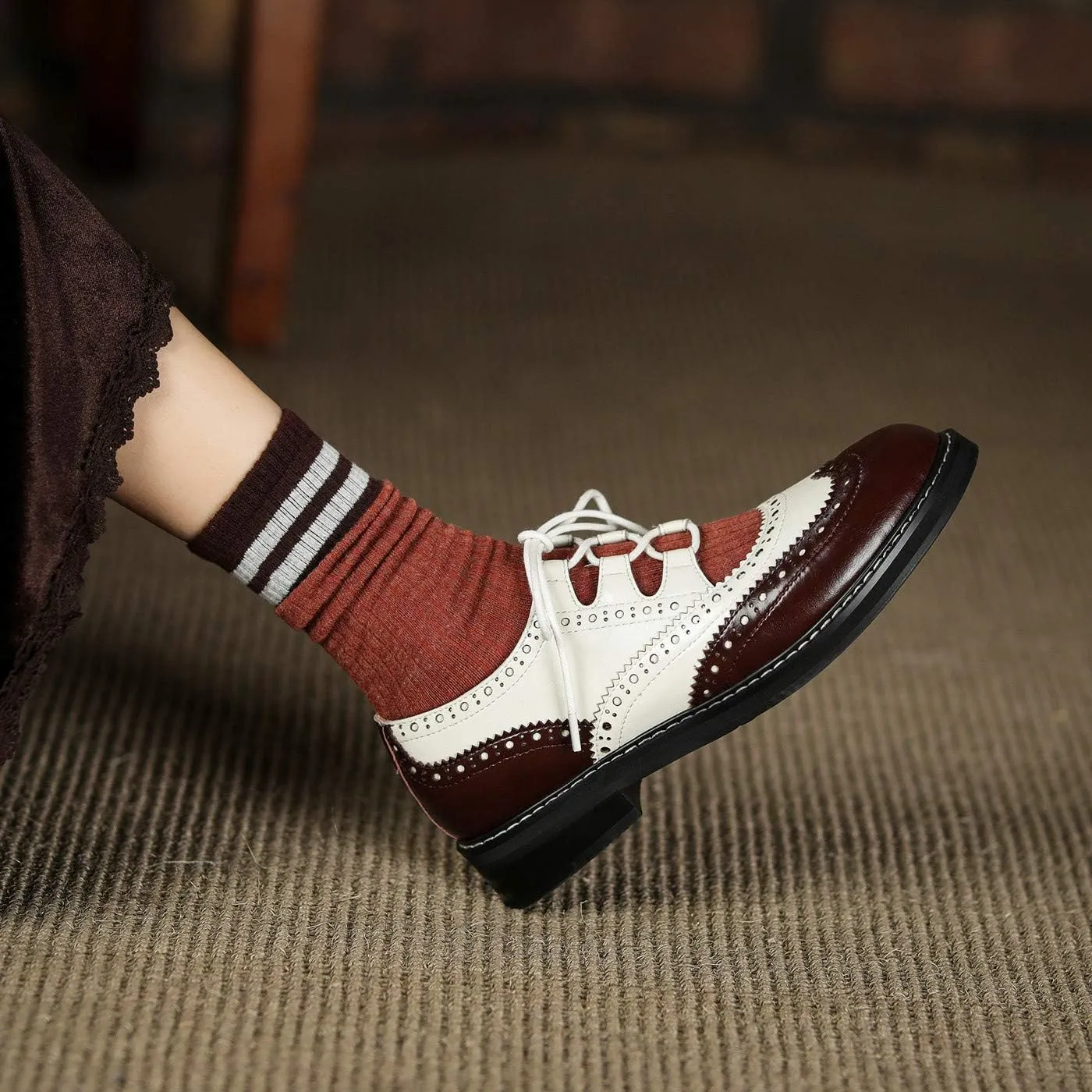 U-lite Women's Lace-up Wingtip Perforated Leather Oxfords Vintage Closed Toe Brogue Shoes