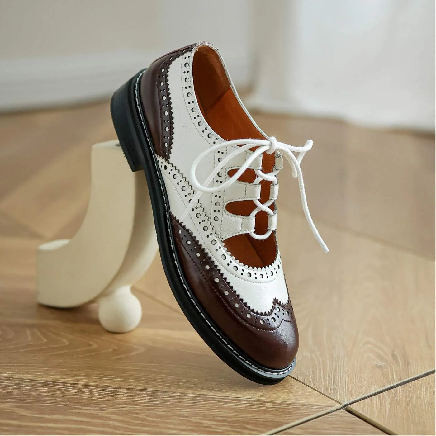U-lite Women's Lace-up Wingtip Perforated Leather Oxfords Vintage Closed Toe Brogue Shoes