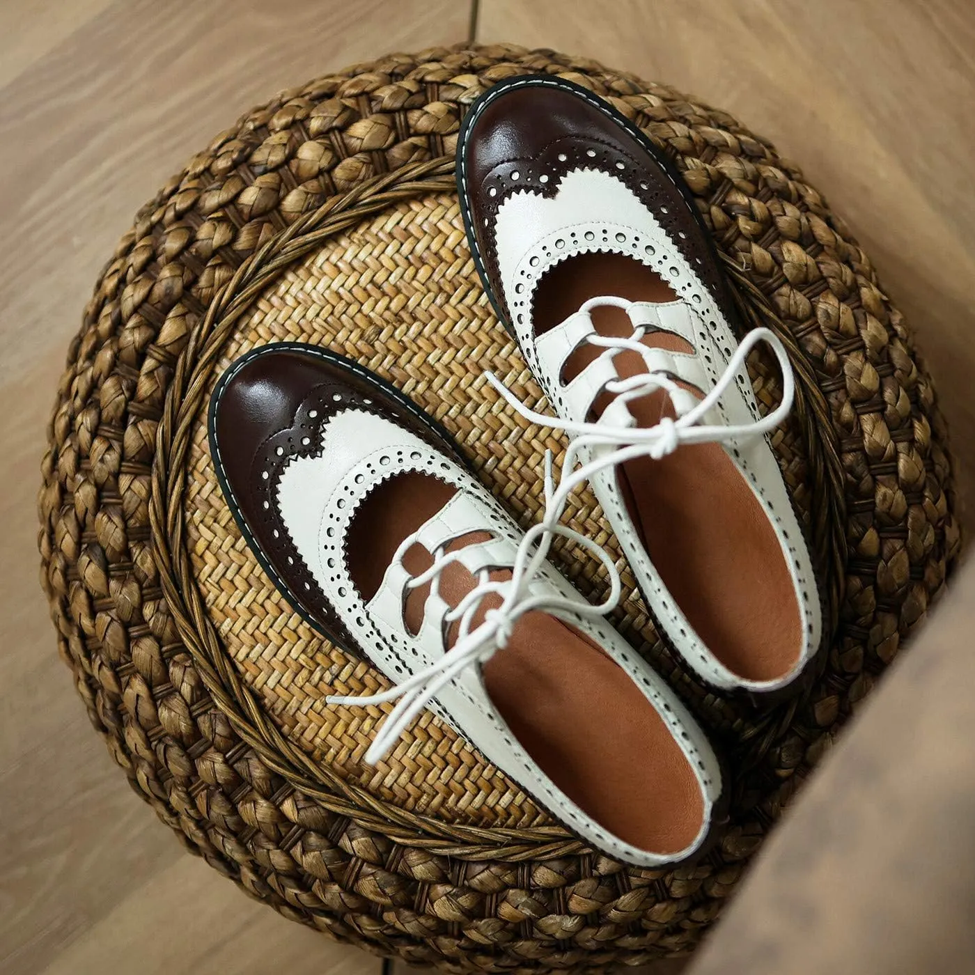 U-lite Women's Lace-up Wingtip Perforated Leather Oxfords Vintage Closed Toe Brogue Shoes