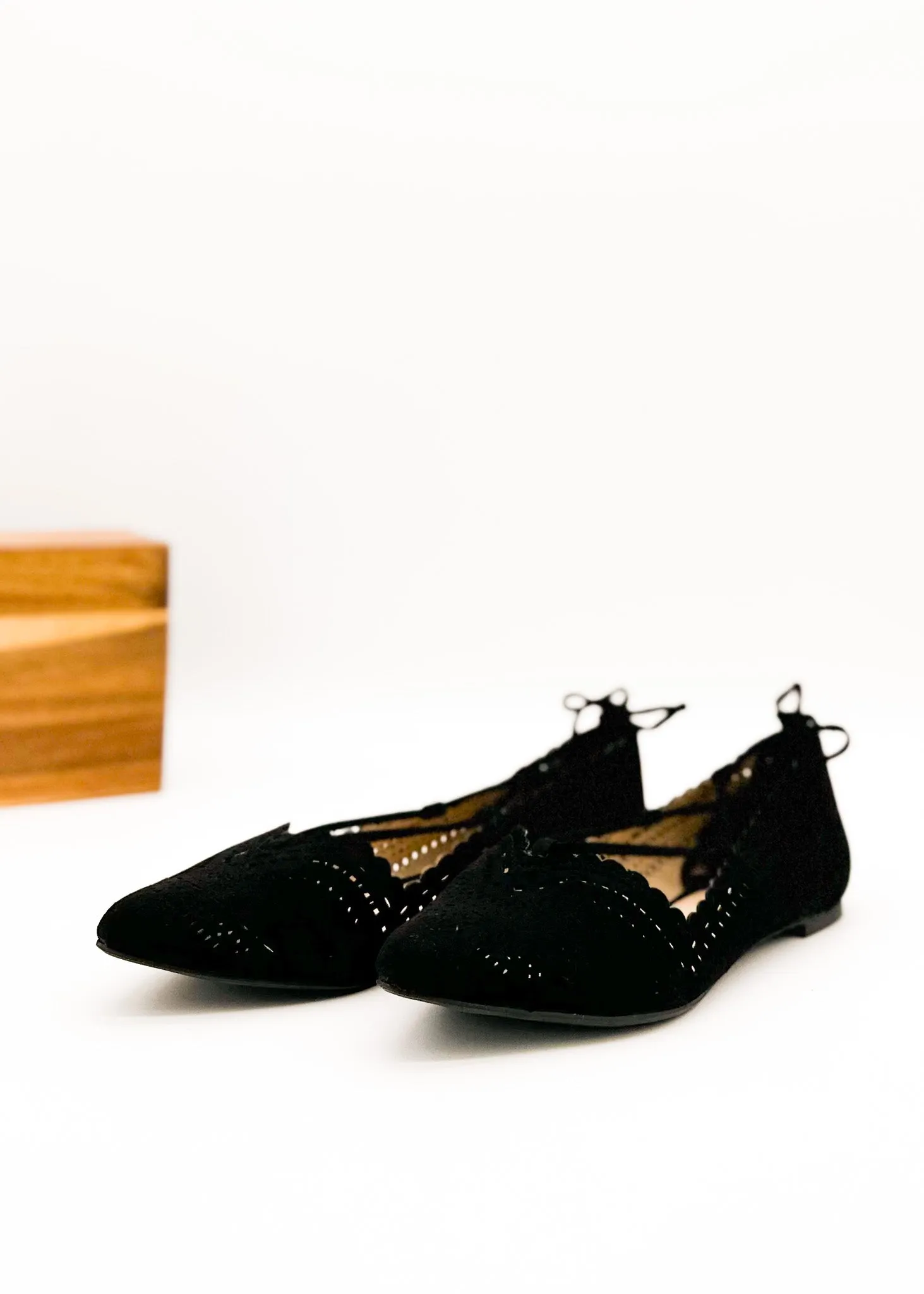 Waati Tie Ankle Ballet Flats